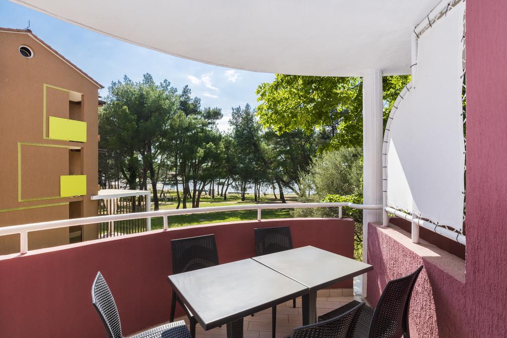 Apartments Amfora Plava Laguna Umag Quarto foto