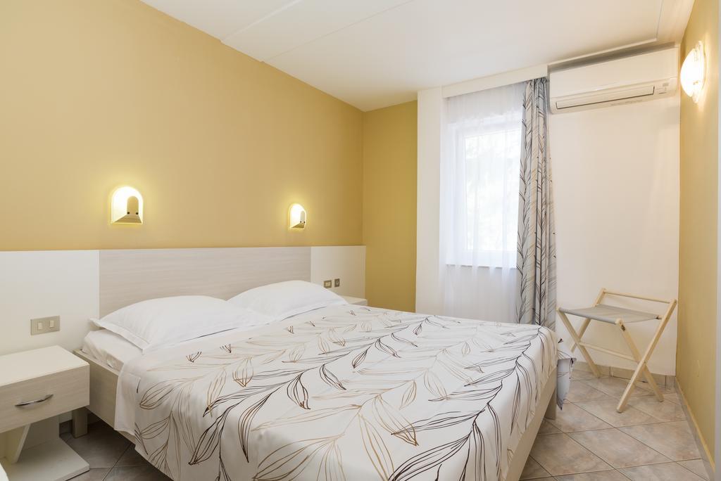 Apartments Amfora Plava Laguna Umag Exterior foto